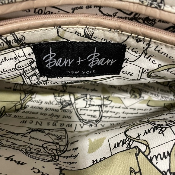 Barr Barr New York women’s champion/Cream Crocodile Embossed Handbag - Picture 9 of 10